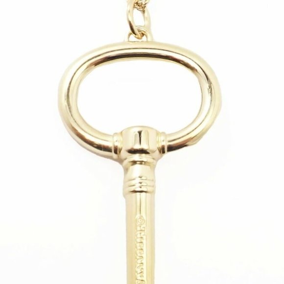 Authentic! Tiffany & Co 18k Yellow Gold Oval Key Pendant Necklace - Picture 2 of 6